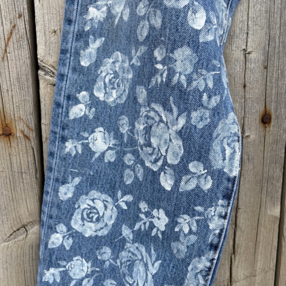 Levi's Blue Floral Jeans - Picture 7 of 16